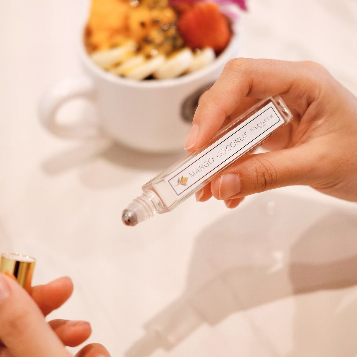 パフュームローラー "MANGO COCONUT"
